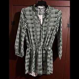 Jenn. Long Sleeve Geometric Romper Green, Black, White Size M - NWT